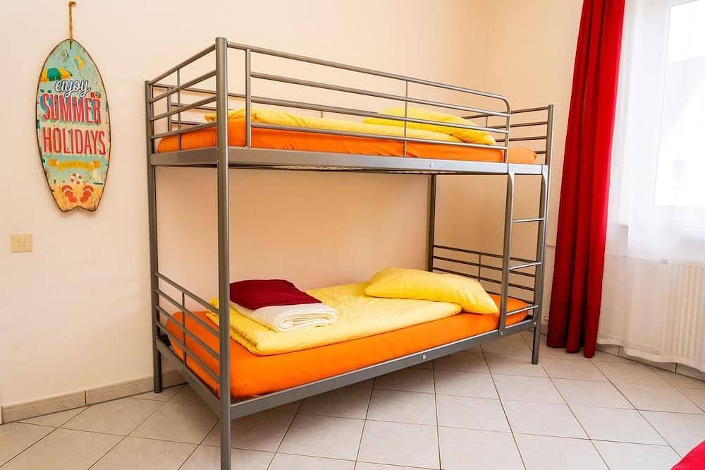 Ganze Wohnung, Großes Apartment (75m²), bis 6 Personen, ruhig, citynah, Süd-Balkon, Parkplätze in Niestetal, Hessisches Bergland