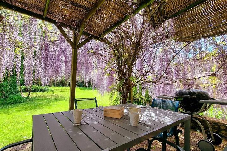 Gîte pour 5 personnes, avec jardin et piscine à Fossemagne