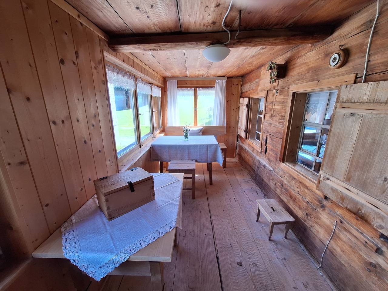 Entire apartment, Apartment 'Ferienwohnung in Altem Bauernhaus' with Mountain View, Private Garden and Wi-Fi in Schwarzenberg, Bodensee-Vorarlberg