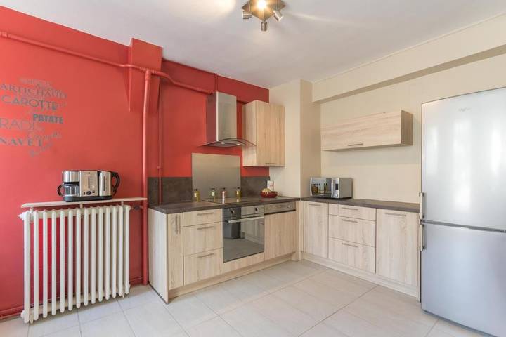 Location de vacances pour 9 personnes, avec terrasse et jardin à Nolay - 4