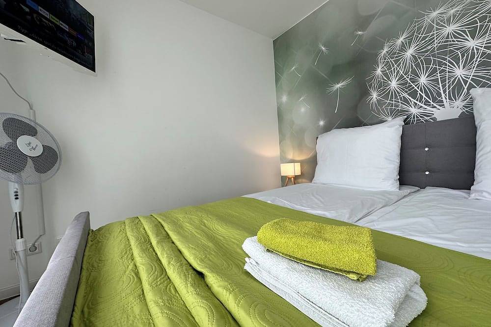 Ganze Wohnung, Panorama Penthouse Apartment, Terrasse, Whirlpool, Klima, bis zu 6 Personen in Frankenthal, Kurpfalz
