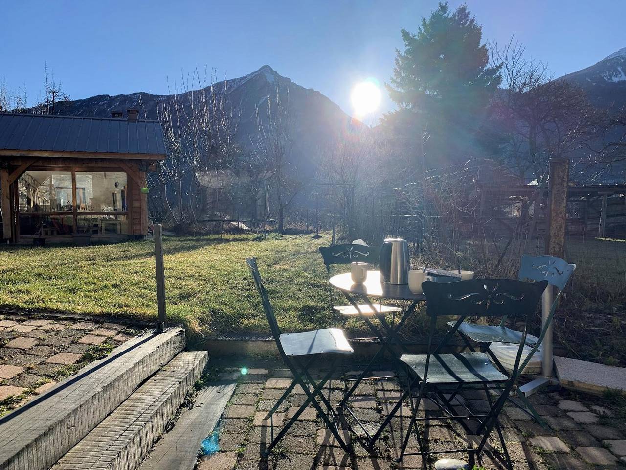 Ferienhaus mit Parkplatz, Waschmaschine, Garten in der Nähe von Restaurants und Flüssen in Châteauroux-les-Alpes, Nationalpark Écrins