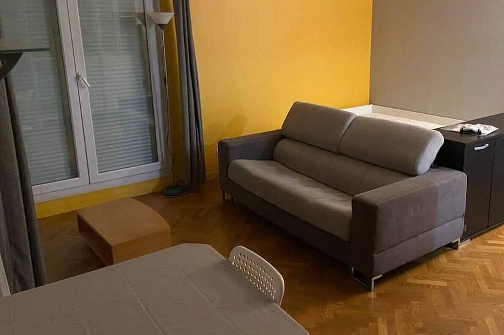 Entire apartment, Lovely studio overlooking Paris Eiffel Tower in Meudon, Hauts-de-Seine