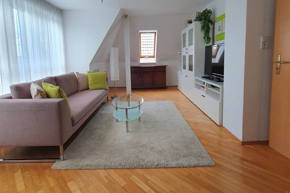 Ganze Wohnung, Sehr schöne Dg-Wohnung, ruhig und dennoch zentral gelegenen. in Unna, Ruhrgebiet