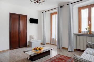 Location de vacances pour 8 personnes, avec jardin à Dronero