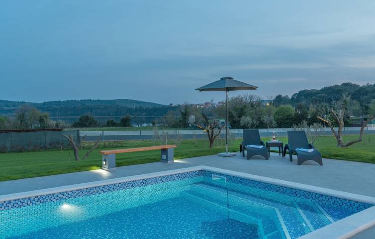 Ferienwohnung für 6 Personen, mit Garten und Meerblick sowie Pool in Medulin - 4