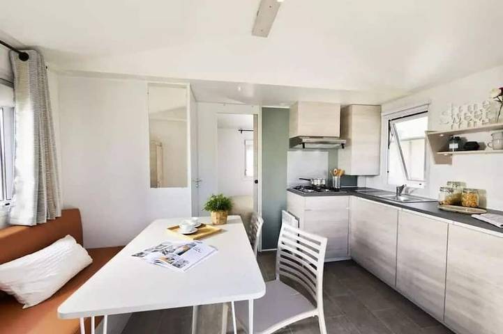 Mobile home for 2 people, with terrace - 1