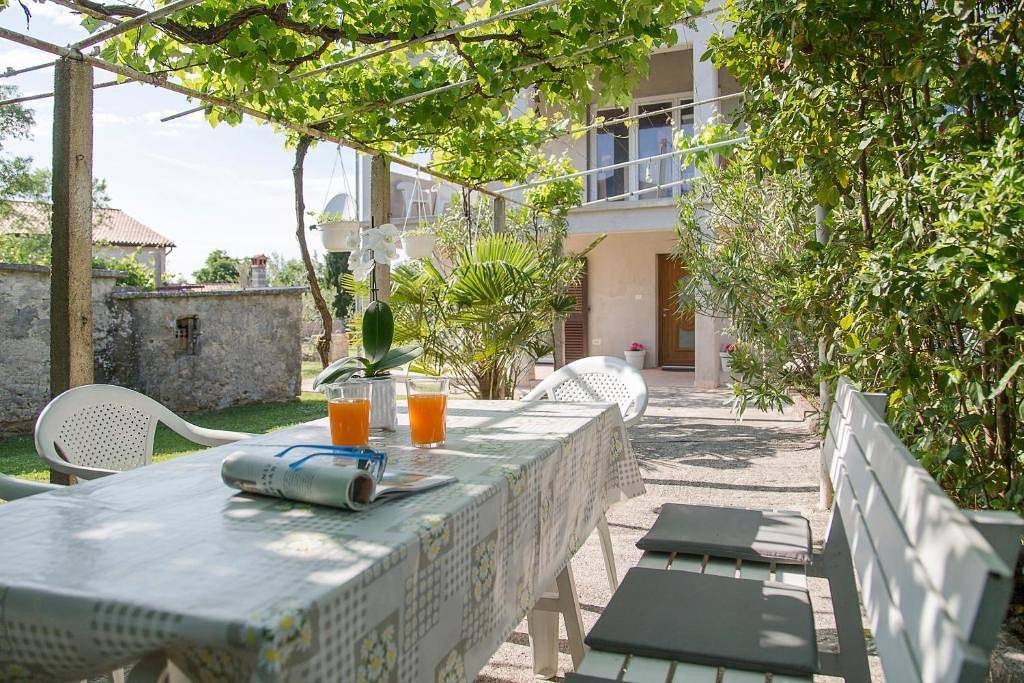 Geheel appartement, Vakantieappartement voor 7 personen met balkon/terras in Labin , Oostkust Istrië