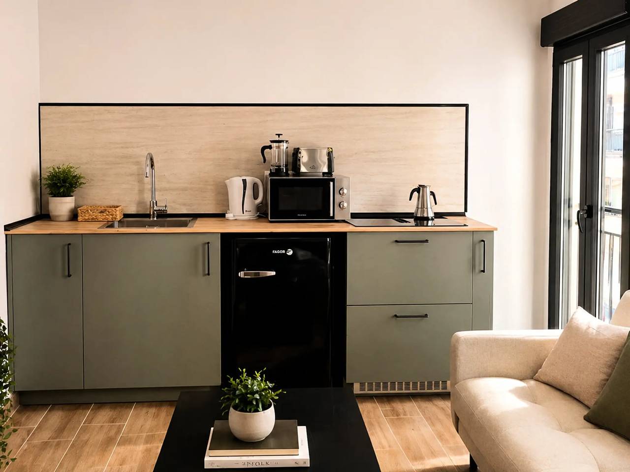 Apartamento entero, 3 estancias 4 Personas in Parque de las Avenidas, Madrid
