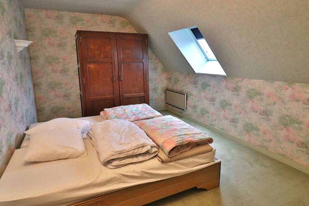 Cozy 3-bedroom house, garden, near beaches & town, Wifi, parking in Groix, Côte des Mégalithes