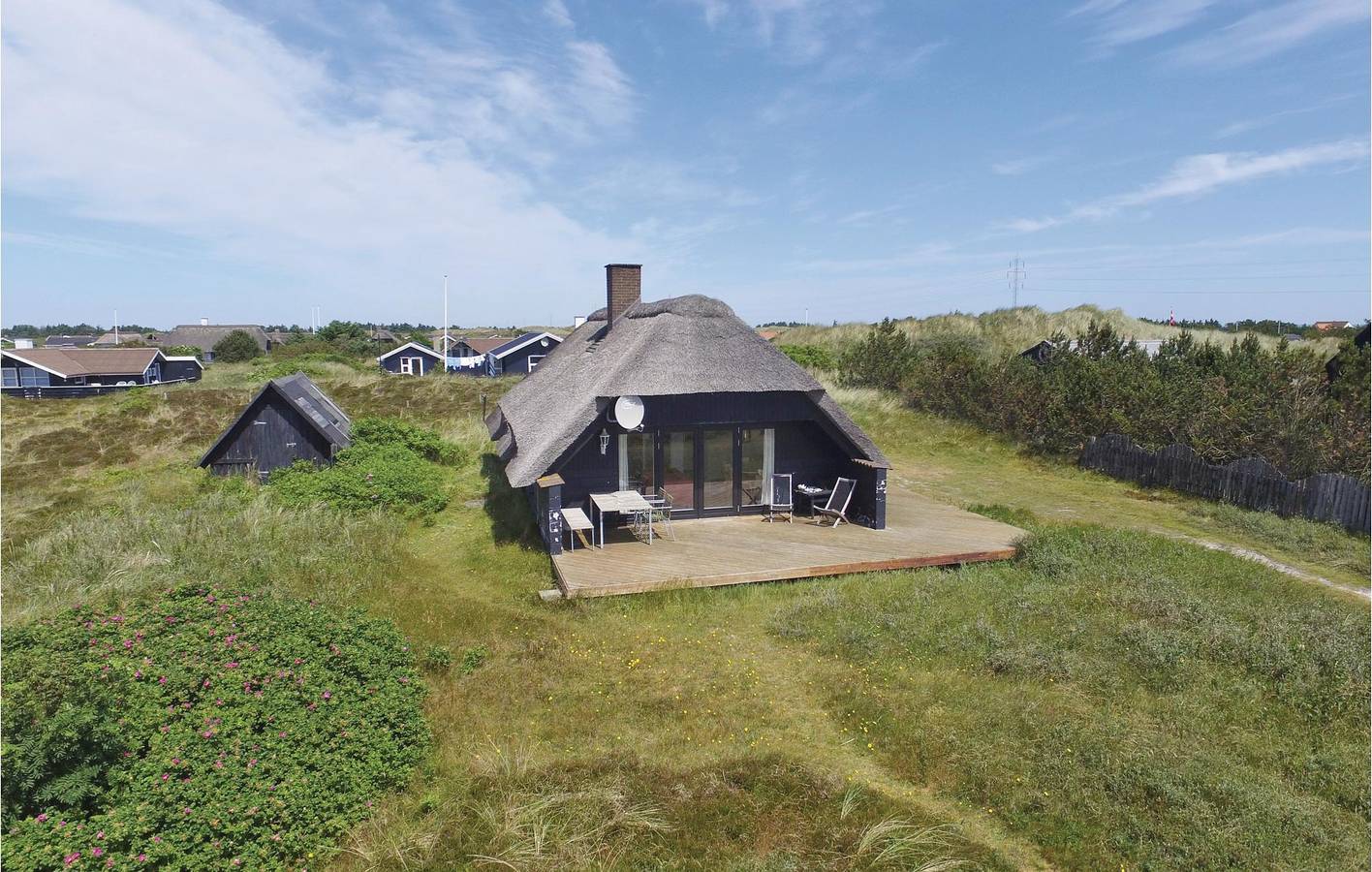 Feriehus for 6 personer med terrasse in Nørre Lyngvig, Hvide Sande