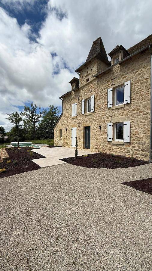 Location de vacances pour 12 personnes, avec Terrasse et Piscine à Anglars-Saint-Félix - 4