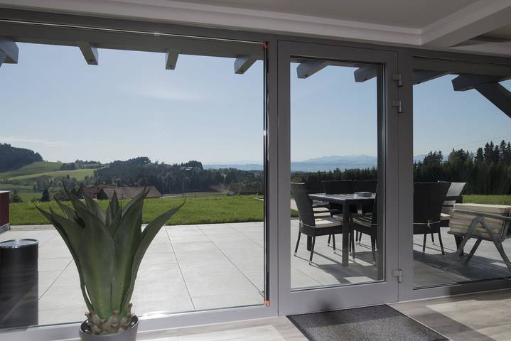 Ferienwohnung für 10 Personen, mit Whirlpool und Terrasse sowie Sauna und Garten in Buchenberg