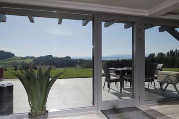 Ferienwohnung für 10 Personen, mit Terrasse und Sauna sowie Ausblick und Garten in Buchenberg