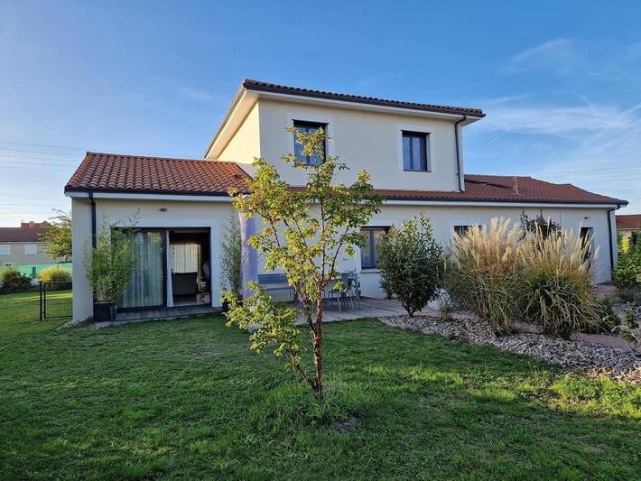 Villa pour 6 personnes, avec terrasse et jacuzzi, animaux acceptés