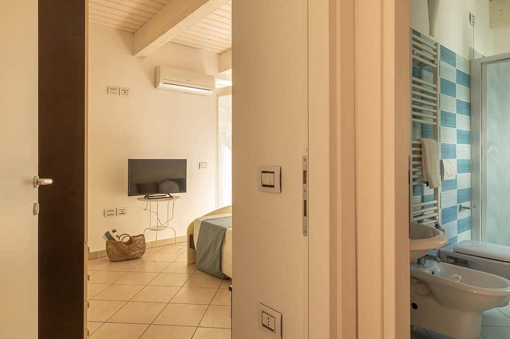 Entire apartment, Sea View & Relax – Apartment for 4 Guests, 100m from the Beach in Grottammare, Grottammare (Comune)