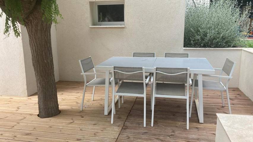 Location de vacances pour 2 personnes, avec terrasse ainsi que piscine et jardin à Ventabren - 3