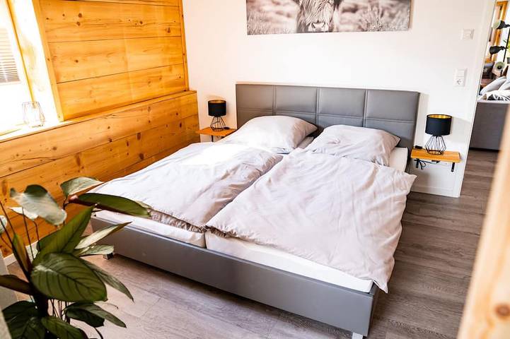 Ganze Wohnung, Neu Renovierte Ferienwohnung / Ferienhaus Kleine Auszeit in Sonnenbühl, Albsteig Etappe 11