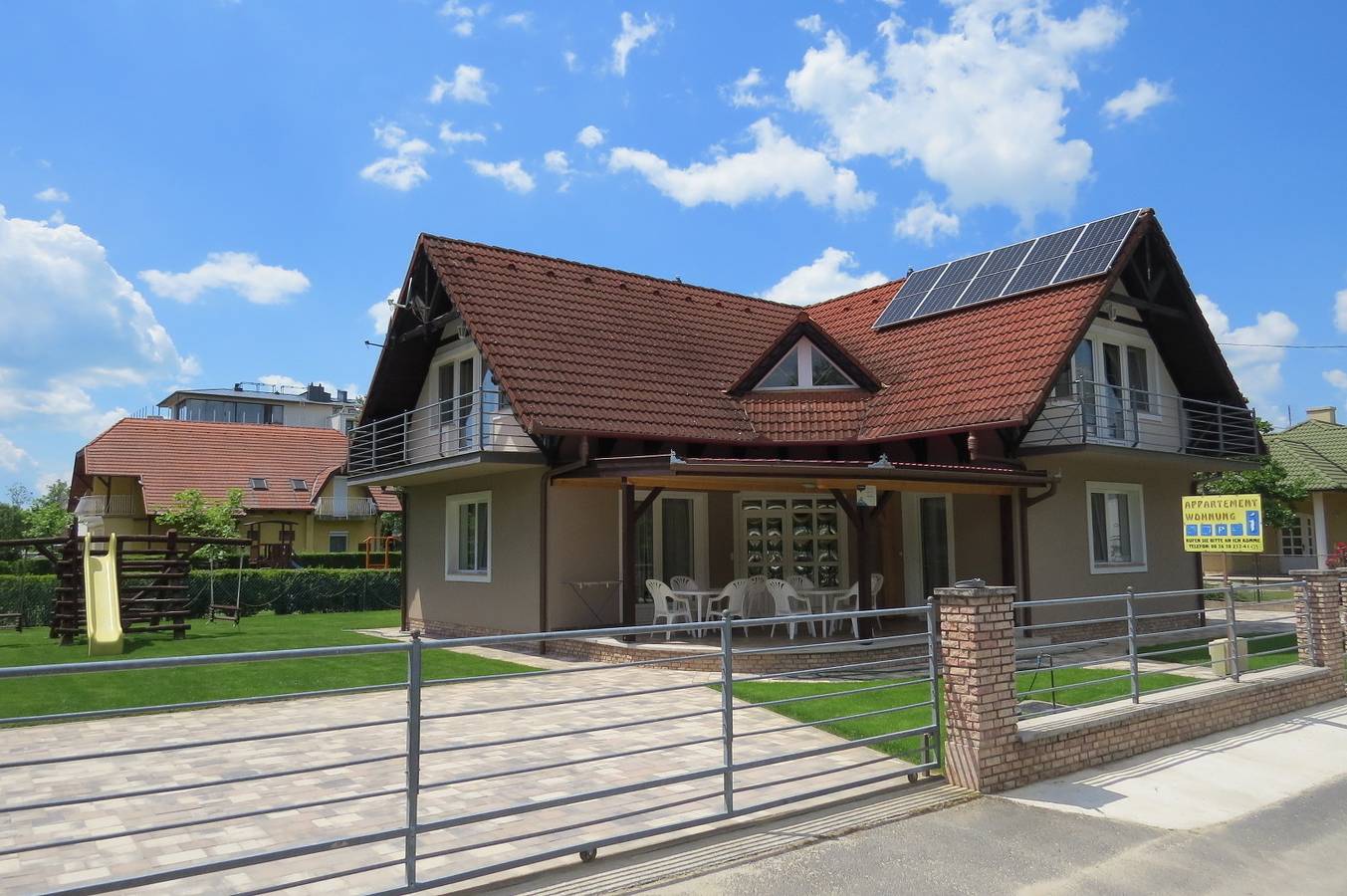 Ganze Ferienwohnung, 3+2 fös apartman in Balatonlelle, Plattensee Südufer