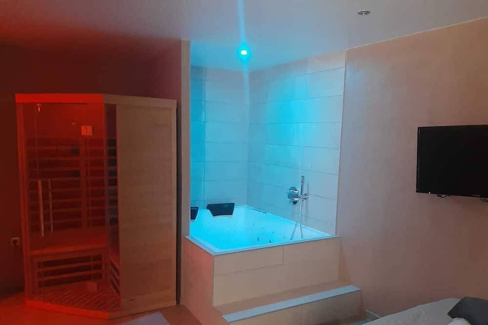 Appartement entier, F1 35m2 sauna jacuzzi 10min centre Strasbourg in Bischheim, Région de Strasbourg