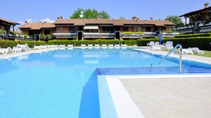 Ferienhaus für 3 Personen, mit Garten und Pool sowie Terrasse in Lazise
