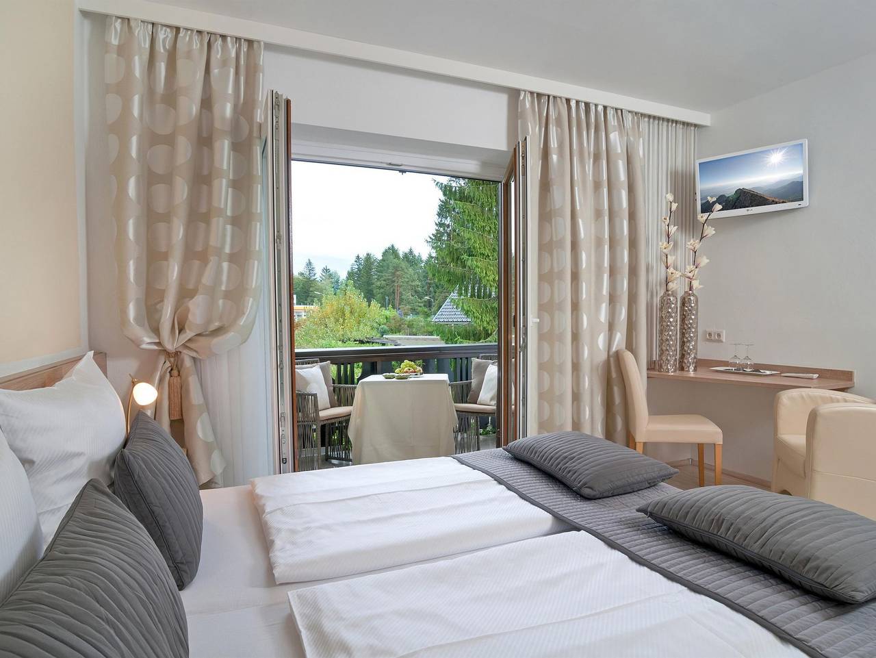 Haus Madlein - Doppelbettzimmer mit Balkon in Karawanken und Bachergebirge, Villach