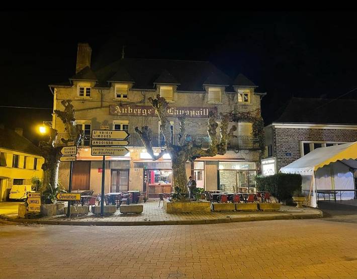 Hôtel pour 2 personnes, avec terrasse, animaux acceptés à Lanouaille - 2