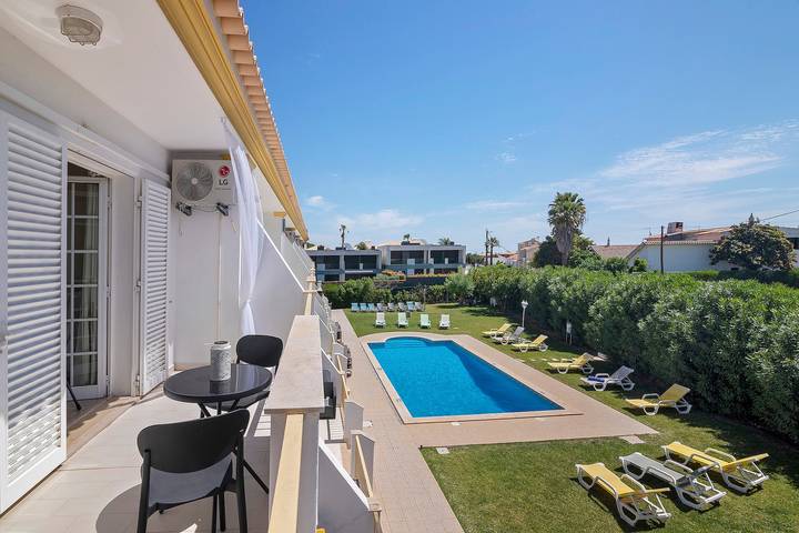 Villa voor 9 personen, met Balkon en Tuin