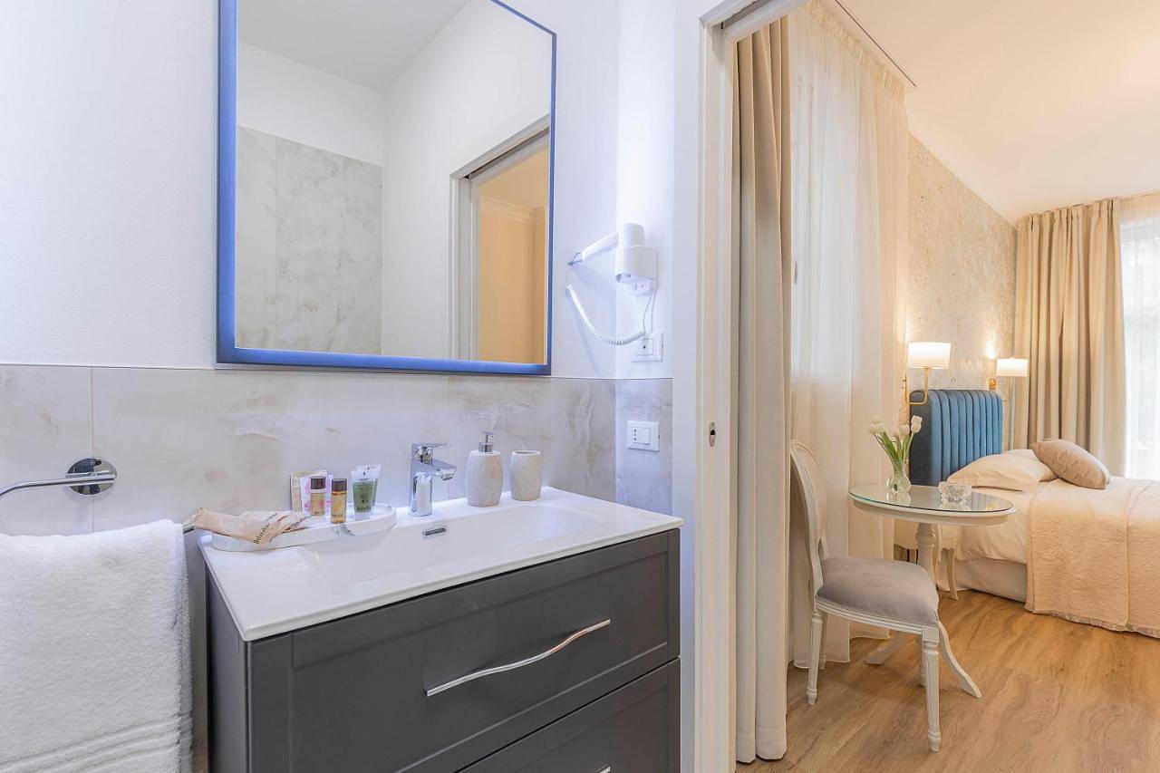 Crys: Rooms, Holiday, Business in Centro Storico di Verona, Verona