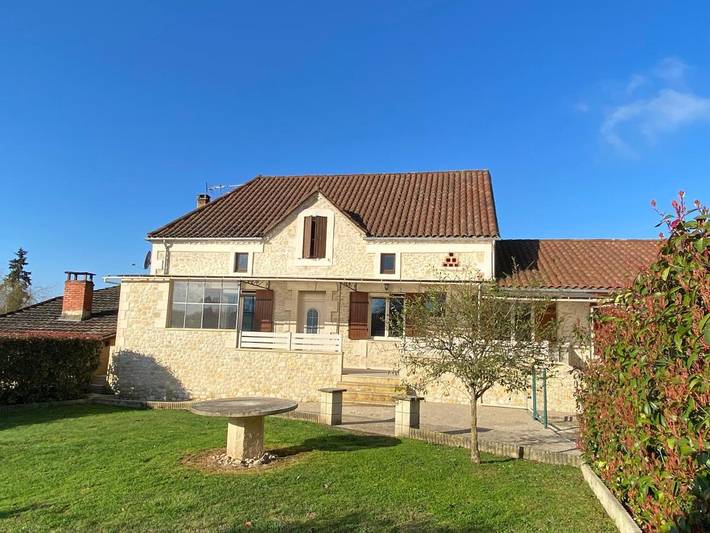 Gîte pour 6 personnes, avec jardin et terrasse à Saint-Pardoux-et-Vielvic