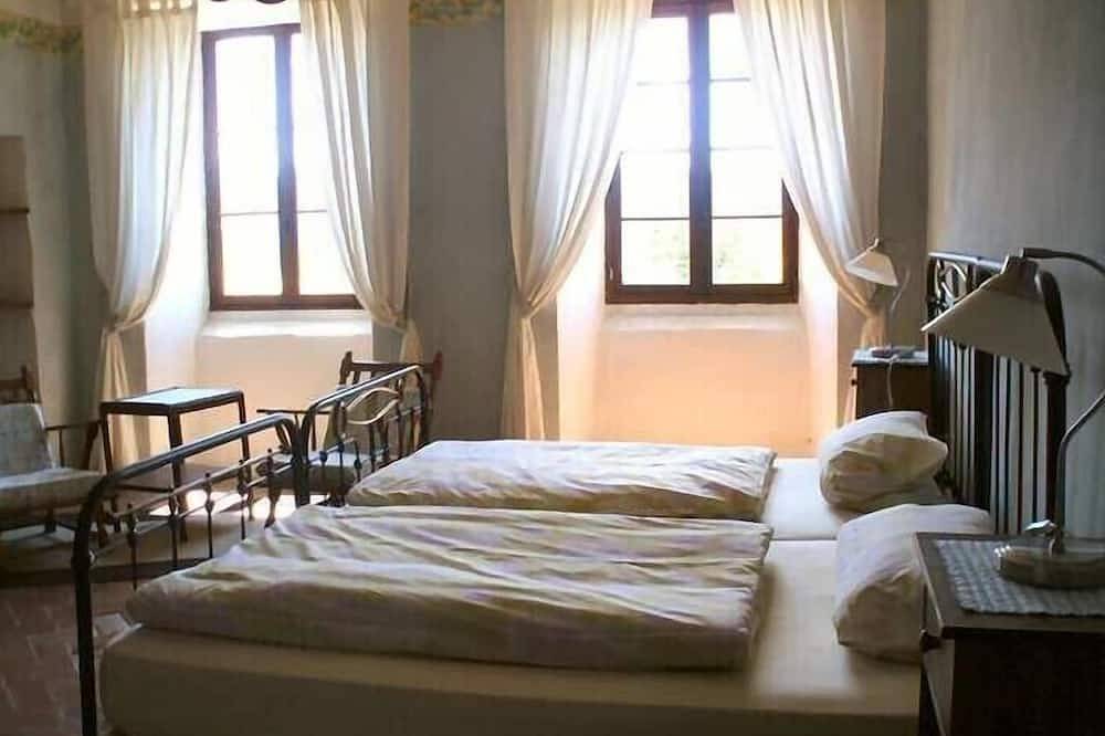 Gîte pour grands groupes (18-20 personnes) Alpes Provençales (Montjay) in Montjay, Région de Gap