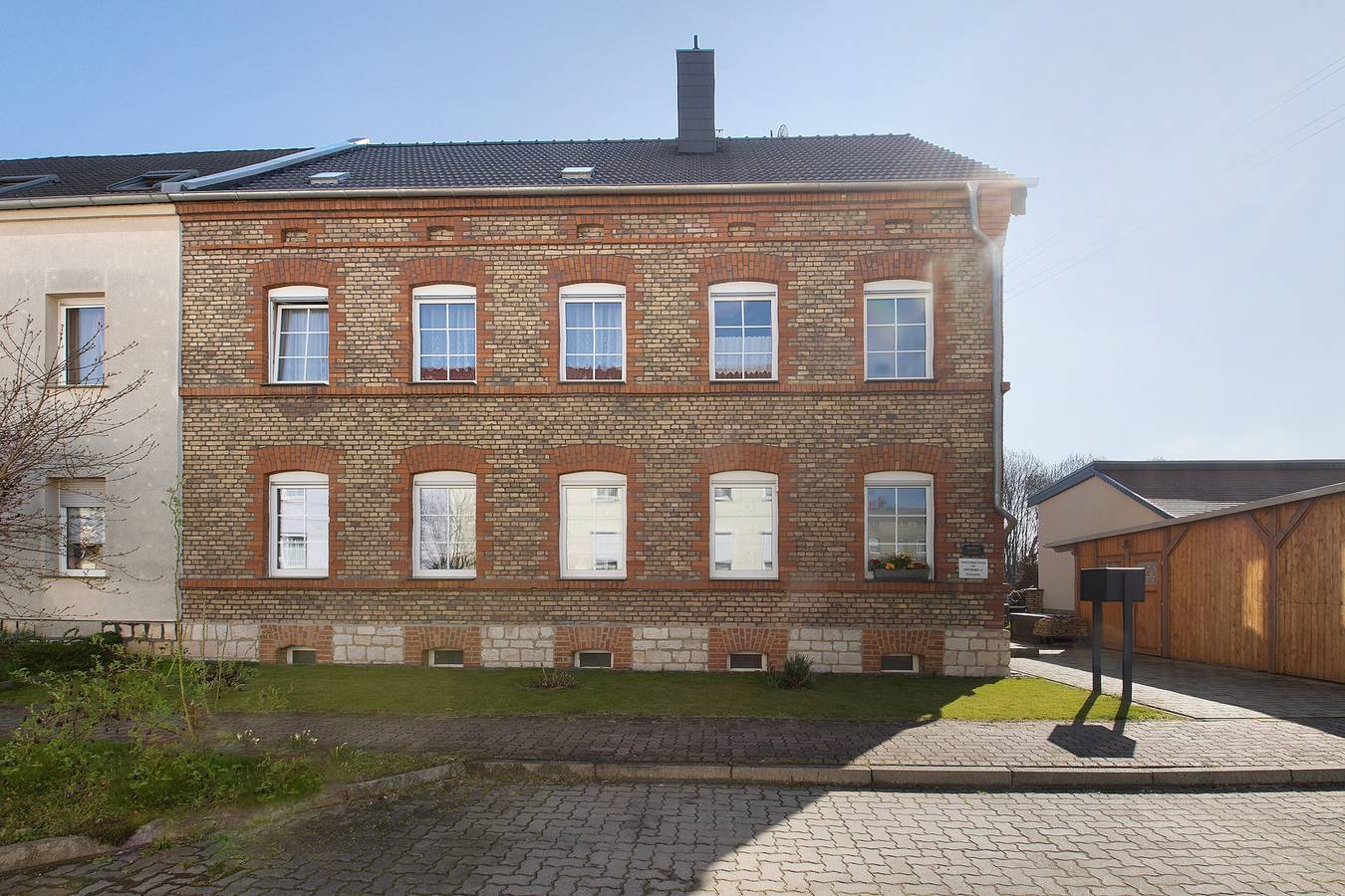 Ganze Wohnung, Ferienwohnung 'Gisela' mit Gemeinschaftsterrasse, Gemeinschaftsgarten und Wi-Fi in Staßfurt, Magdeburger Börde