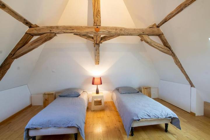 Location de vacances pour 8 personnes, avec jardin ainsi que terrasse et piscine dans Saint-Pierre-de-Chignac - 2