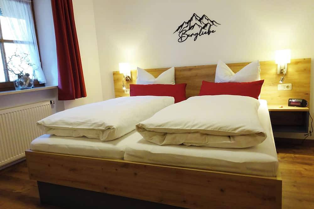 Ganze Wohnung, Ferienwohnung \"Predigtstuhl\" od. \"Zwiesel\", 42qm, 1 Schlafzimmer, Balkon in Bad Reichenhall, Berchtesgadener Alpen