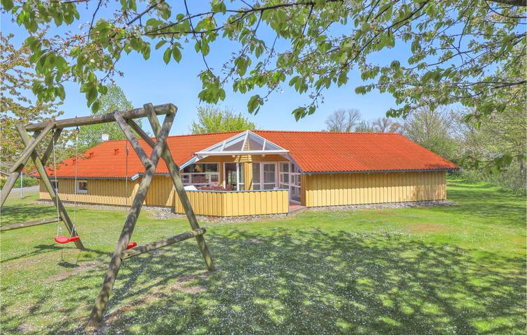 Ferienhaus für 10 Personen, mit Pool und Sauna sowie Whirlpool und Terrasse in Groß Mohrdorf - 2