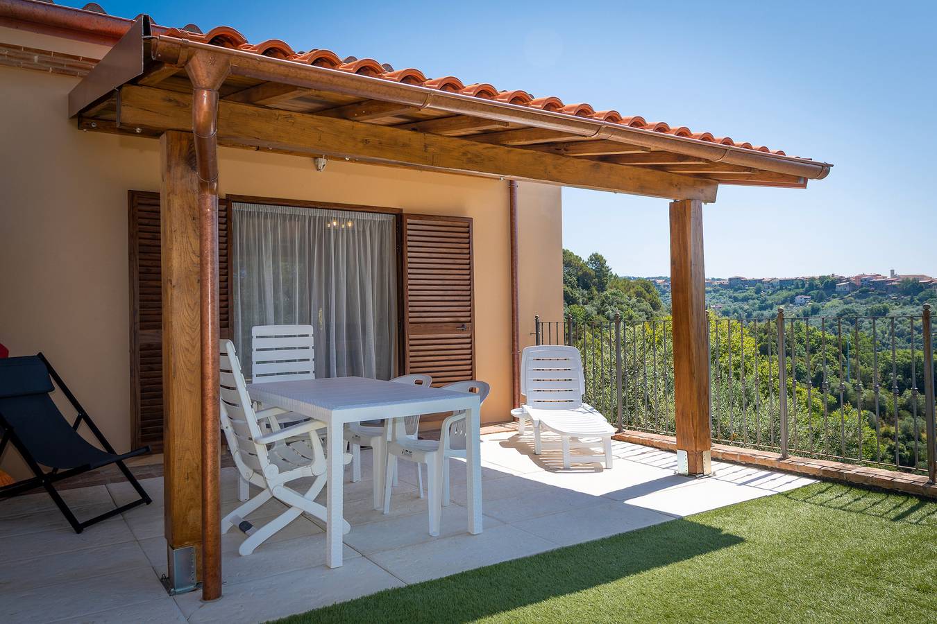 Ganzes Studio, Studio 'Oltremare, Casa Riparbella' mit Gemeinschaftspool, Wi-Fi und Klimaanlage in Riparbella, Etruskische Küste