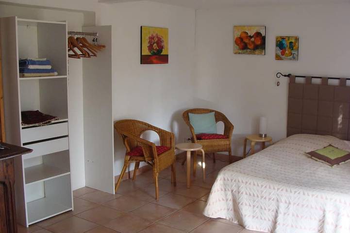 Gîte pour 2 personnes, avec terrasse et jardin, animaux acceptés à Le Rouret - 2