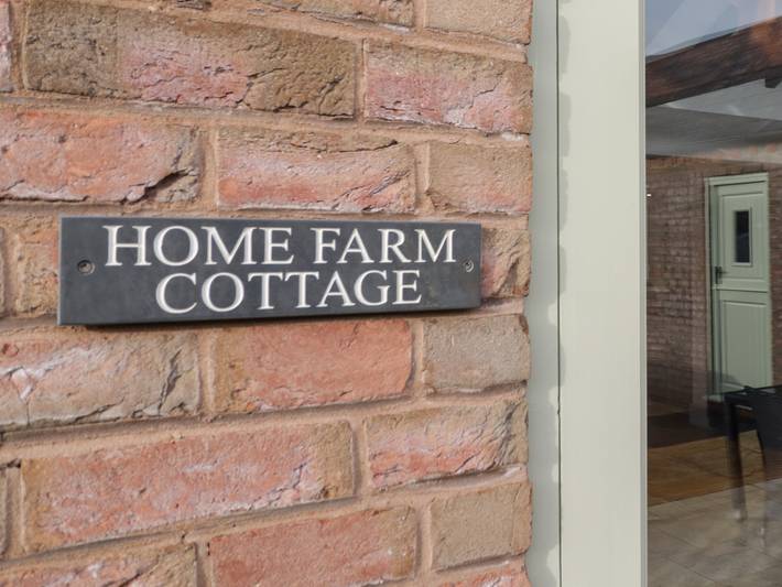 Home Farm Cottage in Napton on the Hill, Warwickshire