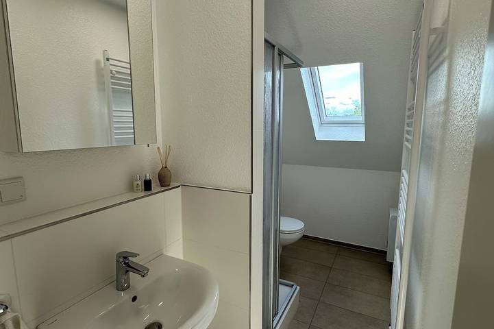 Ganze Wohnung, Zentrales neues, modernes Apartment. Schneller Zugang mittels Code-Schloss in Herne, Ruhrgebiet