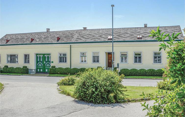 Ganze Ferienwohnung, Gemütliche 1-Zimmer-Wohnung mit Terrasse, Küche und Parkplatz in der Nähe von Sehenswürdigkeiten in Sierndorf, Korneuburg