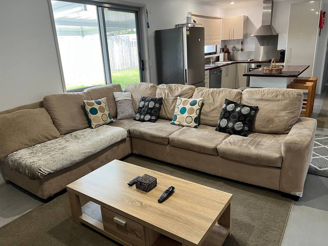2 bedroom private unit with enclosed back yard in Shire of East Gippsland