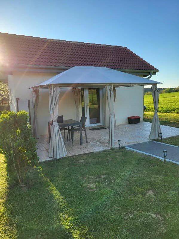 Gîte pour 2 personnes, avec terrasse à Menétru-le-Vignoble - 2