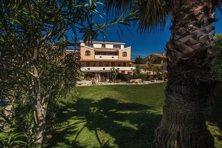 Hotel per 2 persone, con piscina e giardino - 1