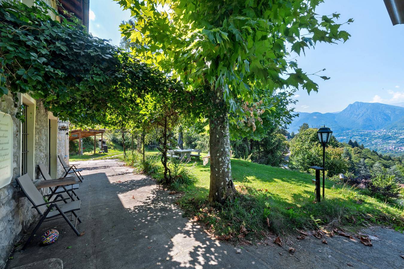 Appartamento intero, Appartamento 'Casale La Selva Cottege Grande' con vista sulle montagne, piscina in comune e Wi-Fi in Bene Lario, Provincia di Como