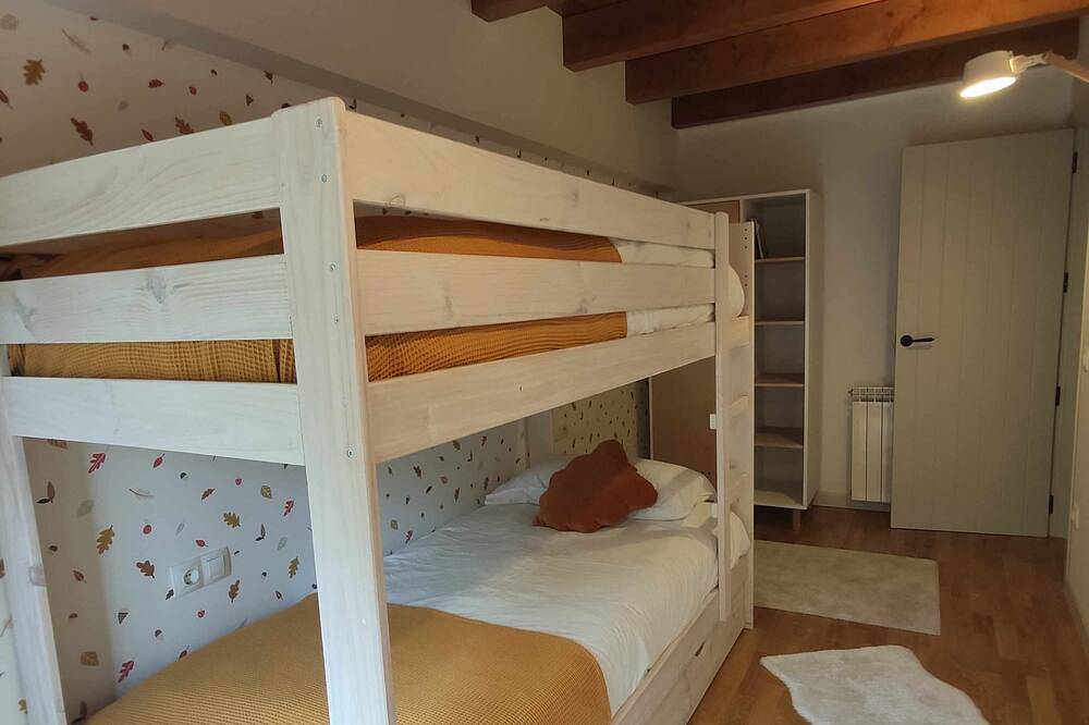 Entire apartment, Bamboo I - tucasaenlospirineos in Escarrilla, Sallent de Gállego