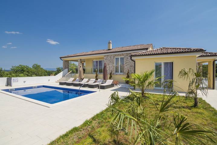 Ferienhaus für 8 Personen, mit Terrasse und Garten in Labin