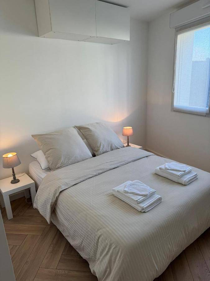 Gîte pour 6 personnes, avec jardin à Savigné-l'Évêque - 3