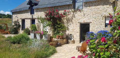 Gîte pour 8 personnes, avec terrasse et jardin à Saint-Jean-la-Poterie