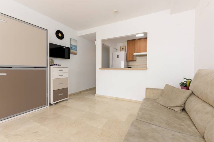 Ganze Wohnung, Ferienwohnung 'Marina 122' mit Gemeinschaftspool, Wi-Fi und Klimaanlage in Playa Ancha, Casares