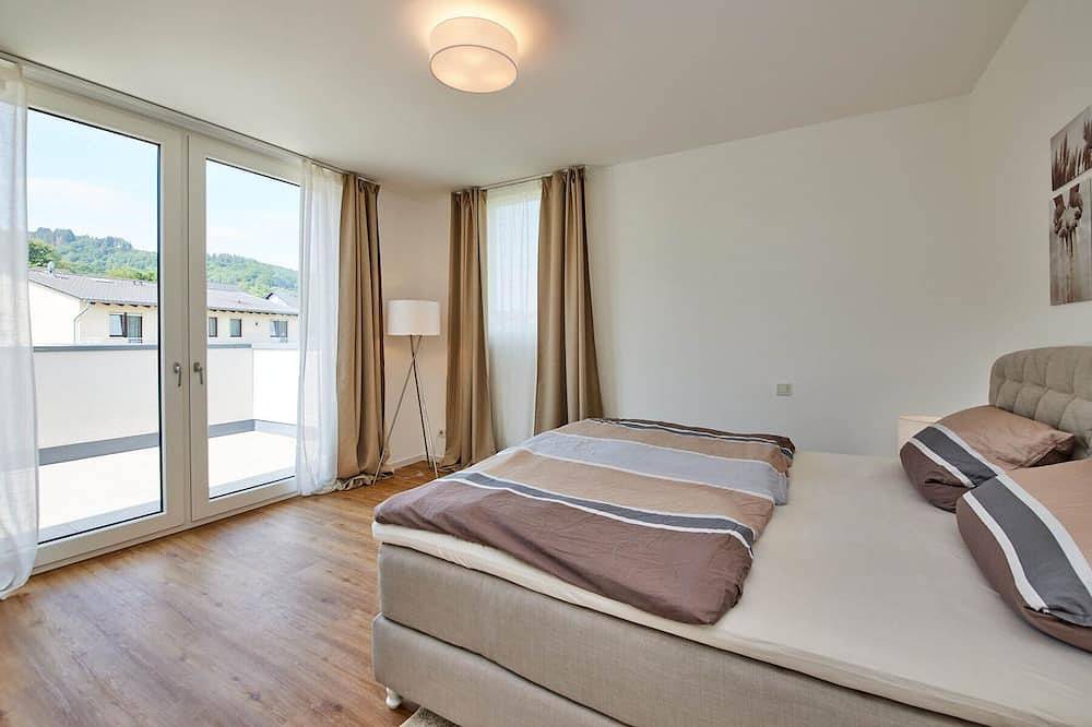 Ganze Wohnung, *Direkter Moselblick*95qm Penthouse*Neubau*Ruhig*Terrassen* in Kinheim, Bernkastel-Kues & Umgebung